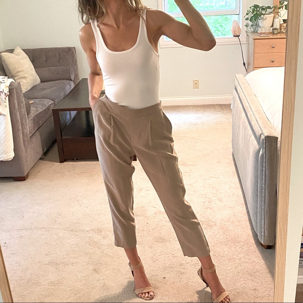 Halogen NWOT Relaxed Green Khaki Crop Pant